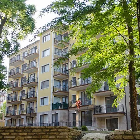 Take A Break Daire Aziz Konstantin ve Elena